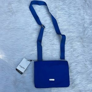 NWT Baggallini Venture Crossbody Bag in Deep Blue